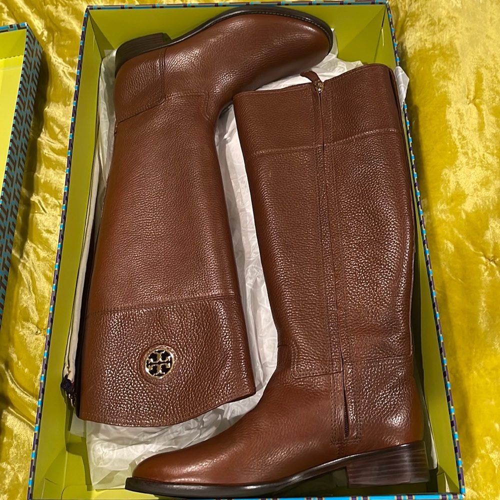Brand new,never worn Tory Burch leather Junction Riding Boot size 8 In Almond.